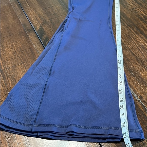 Offline by aerie Womens Super Flare Small Hi Rise Short - Picture 5 of 7